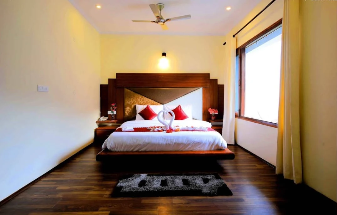 Guest bedroom — photograph from the property’s Google listing