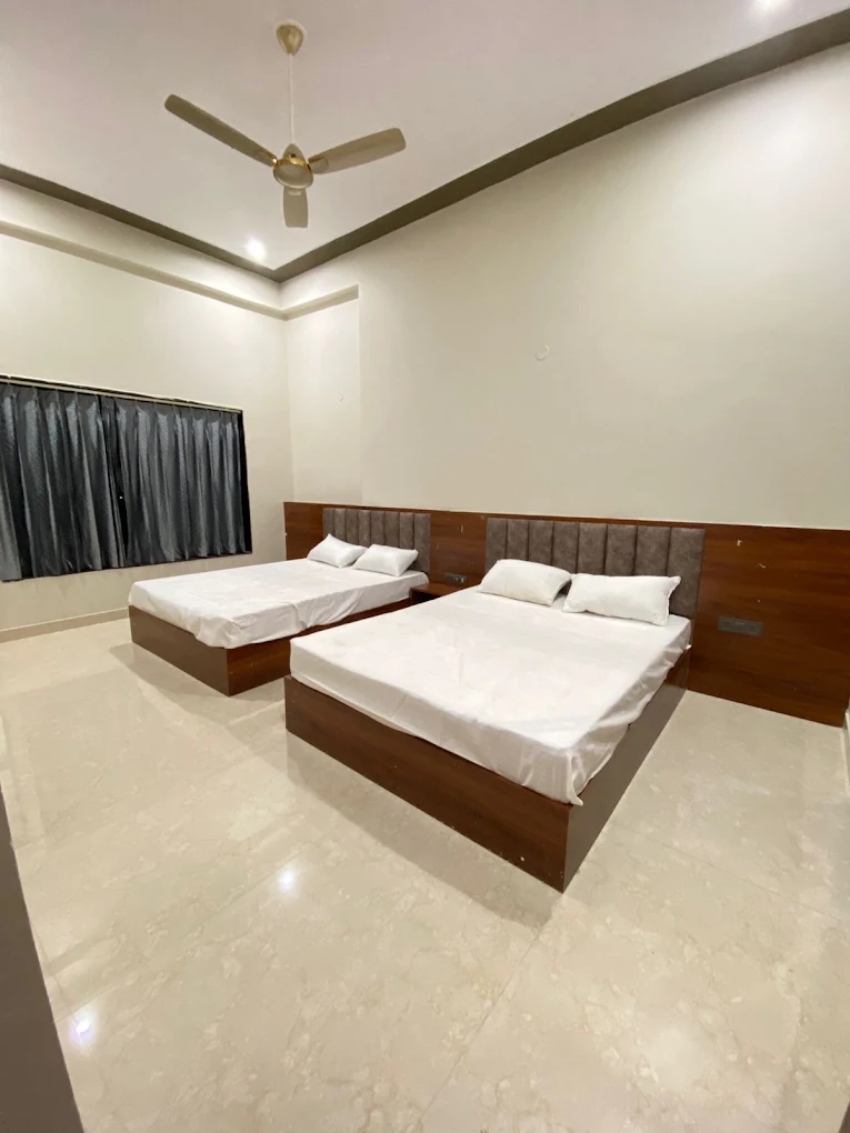 Twin room — photograph from the property’s Google listing