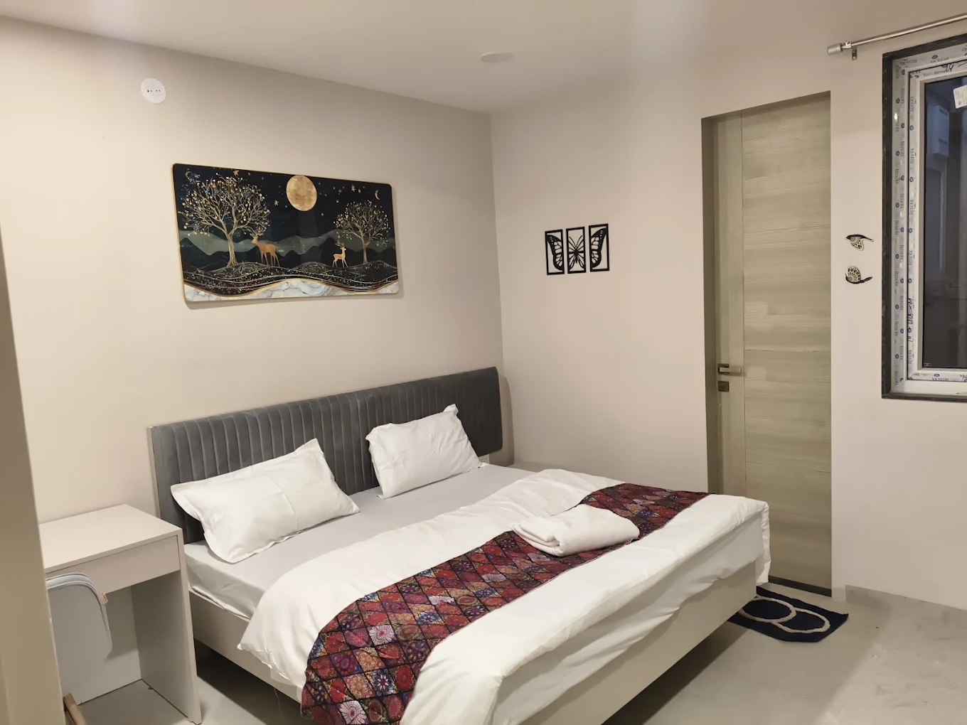 Guest bedroom — photograph from the property’s Google listing