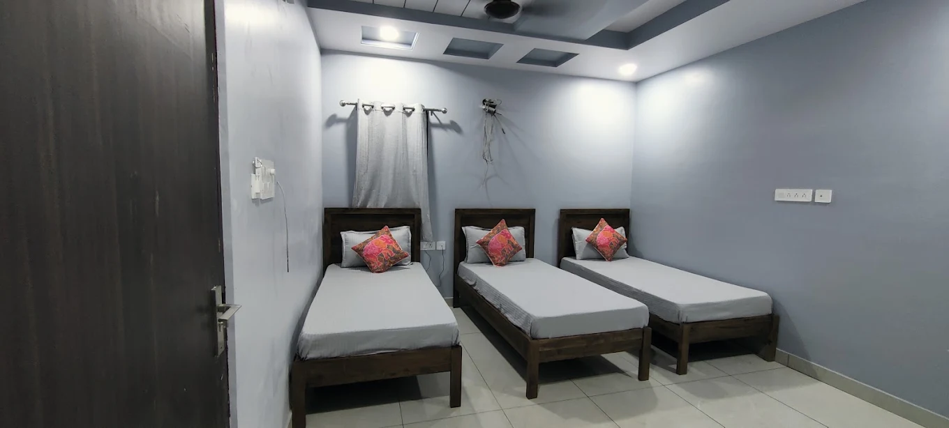 Room photograph from its Google listing