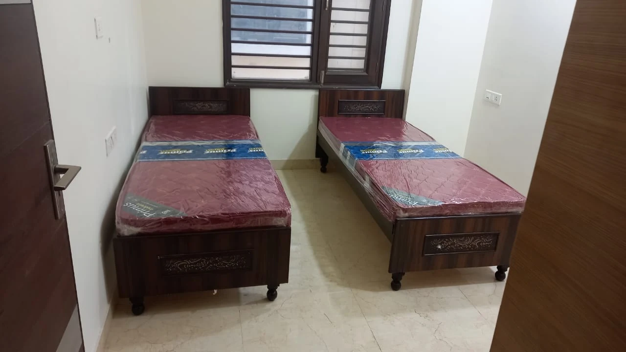 Room photograph from its Google listing