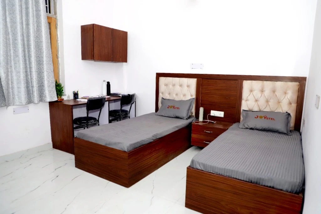 Room photograph from this property’s Google listing
